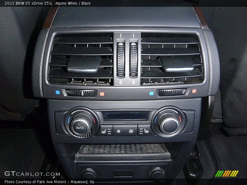 Alpine White / Black 2013 BMW X5 xDrive 35d