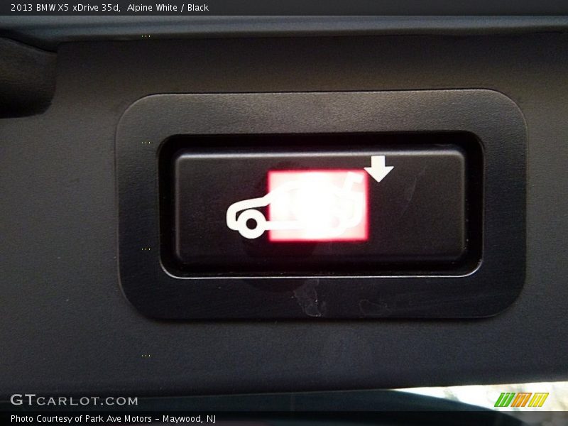 Alpine White / Black 2013 BMW X5 xDrive 35d