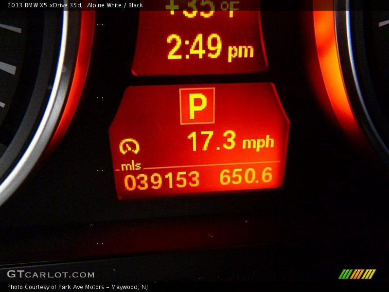 Alpine White / Black 2013 BMW X5 xDrive 35d
