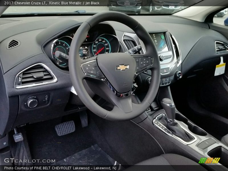 Kinetic Blue Metallic / Jet Black 2017 Chevrolet Cruze LT