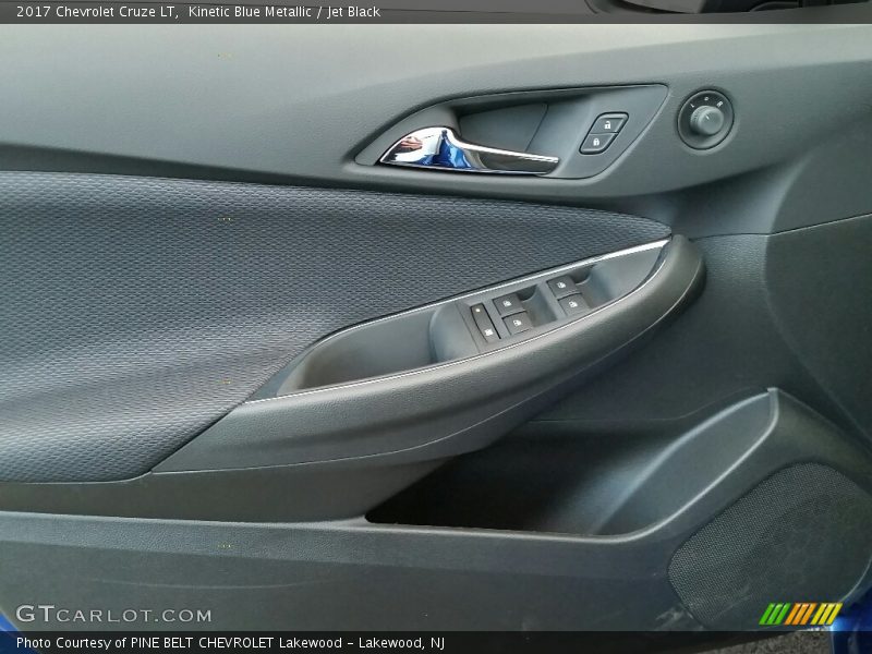 Kinetic Blue Metallic / Jet Black 2017 Chevrolet Cruze LT