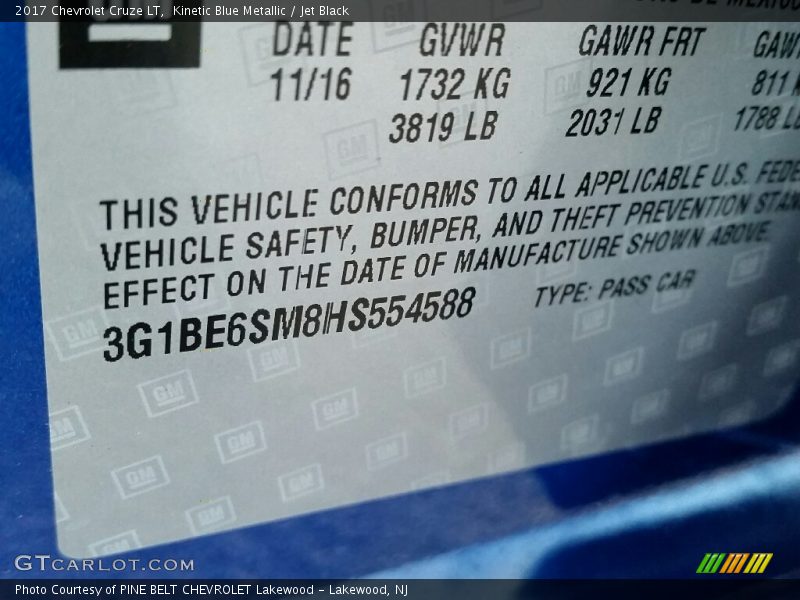 Kinetic Blue Metallic / Jet Black 2017 Chevrolet Cruze LT