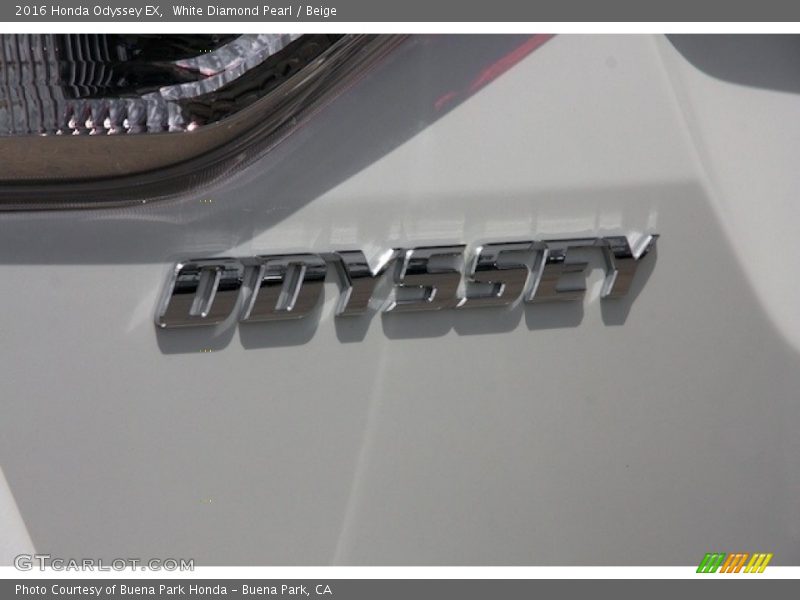 White Diamond Pearl / Beige 2016 Honda Odyssey EX