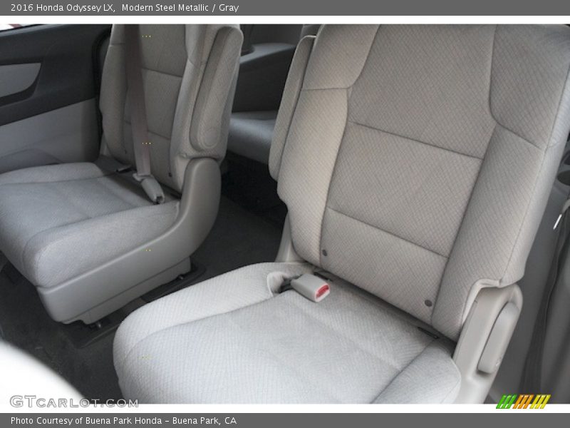 Modern Steel Metallic / Gray 2016 Honda Odyssey LX