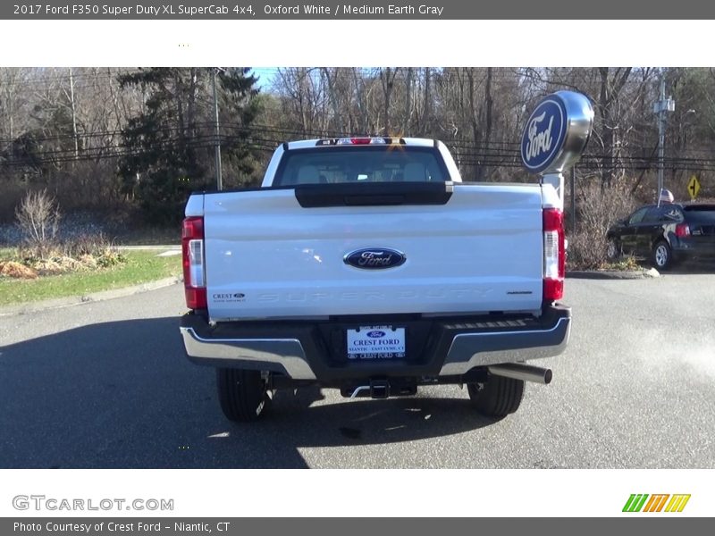 Oxford White / Medium Earth Gray 2017 Ford F350 Super Duty XL SuperCab 4x4
