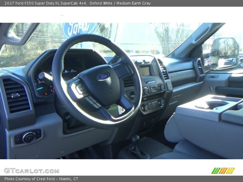 Oxford White / Medium Earth Gray 2017 Ford F350 Super Duty XL SuperCab 4x4