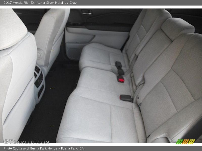 Lunar Silver Metallic / Gray 2017 Honda Pilot EX