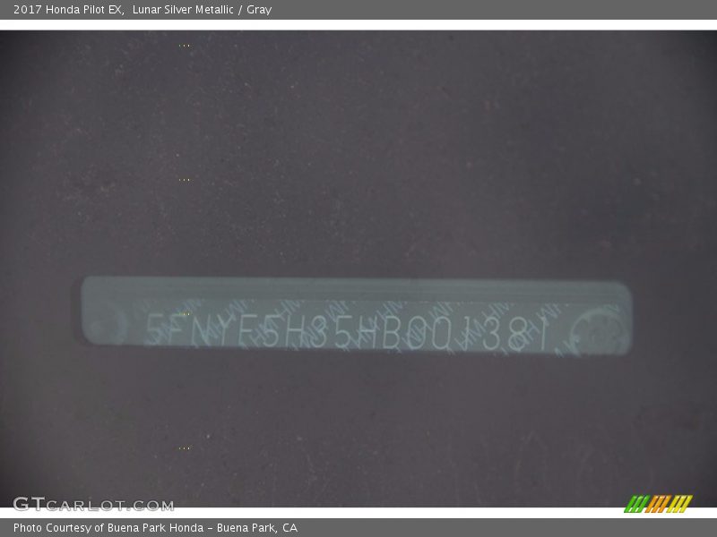 Lunar Silver Metallic / Gray 2017 Honda Pilot EX