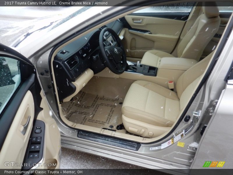 Creme Brulee Mica / Almond 2017 Toyota Camry Hybrid LE
