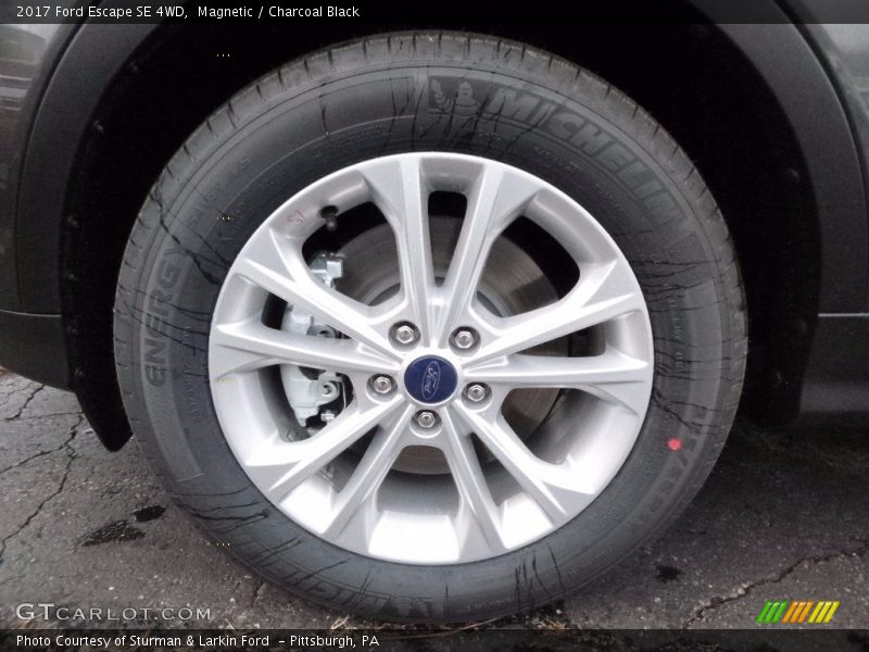 Magnetic / Charcoal Black 2017 Ford Escape SE 4WD