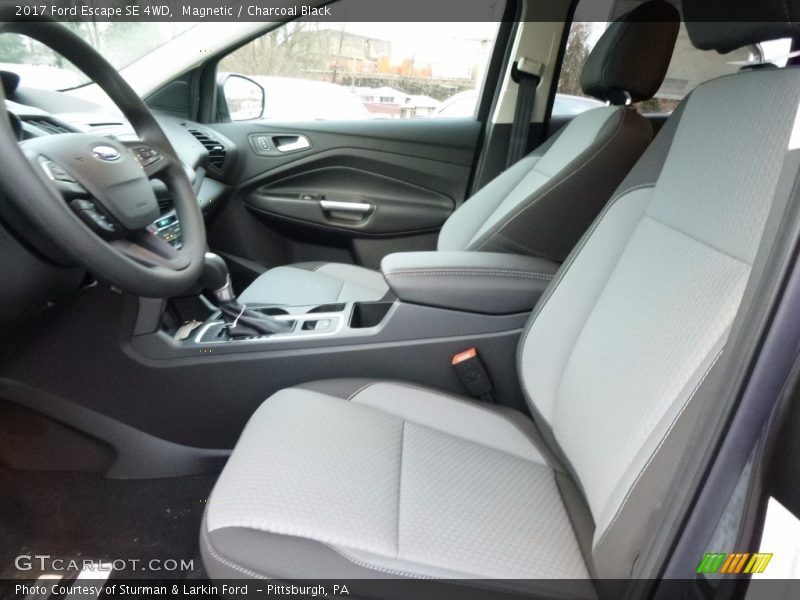 Magnetic / Charcoal Black 2017 Ford Escape SE 4WD