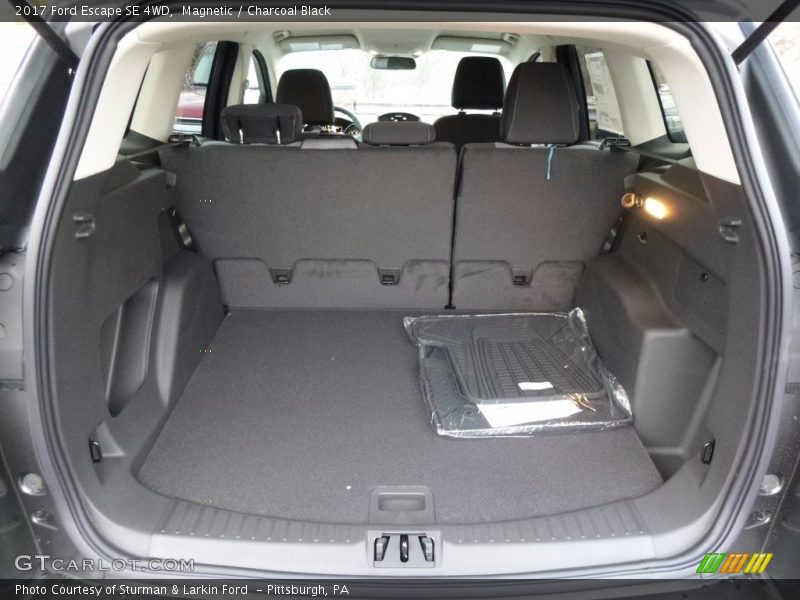 Magnetic / Charcoal Black 2017 Ford Escape SE 4WD