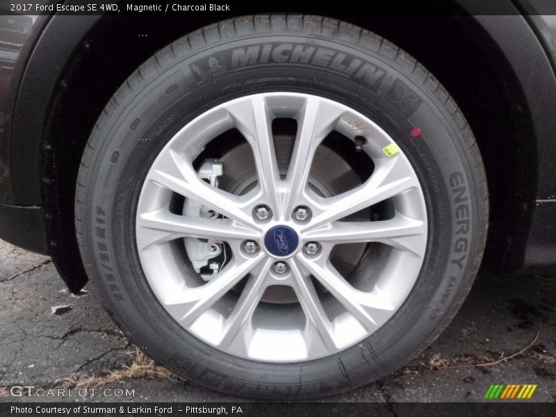 Magnetic / Charcoal Black 2017 Ford Escape SE 4WD