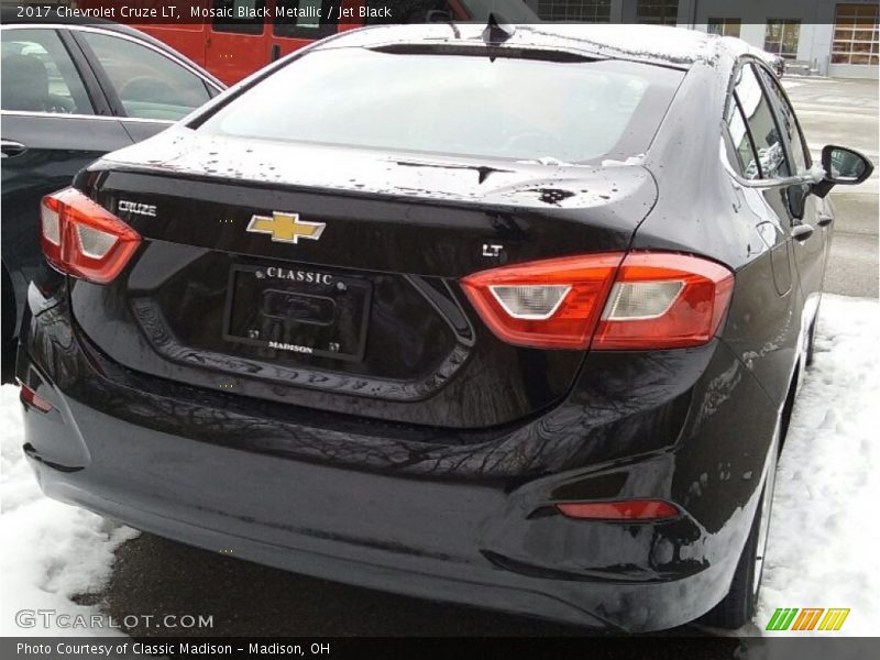 Mosaic Black Metallic / Jet Black 2017 Chevrolet Cruze LT