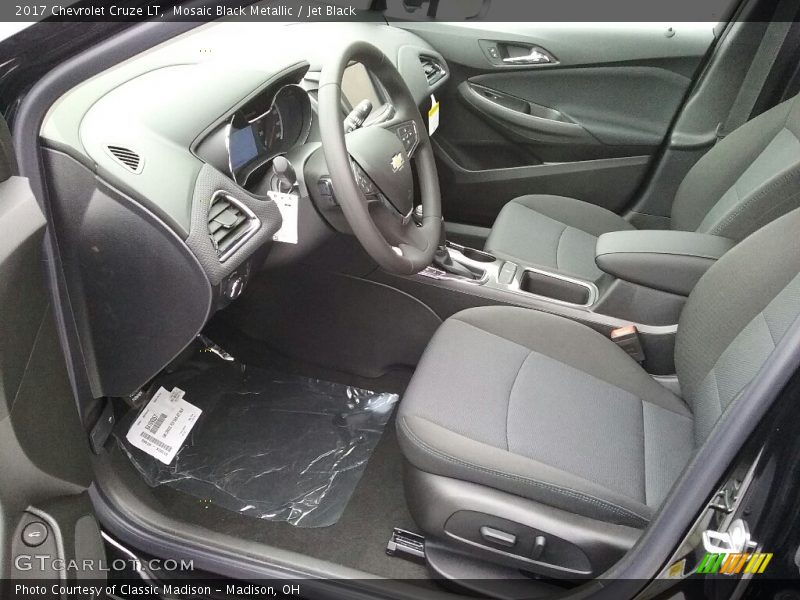 Mosaic Black Metallic / Jet Black 2017 Chevrolet Cruze LT