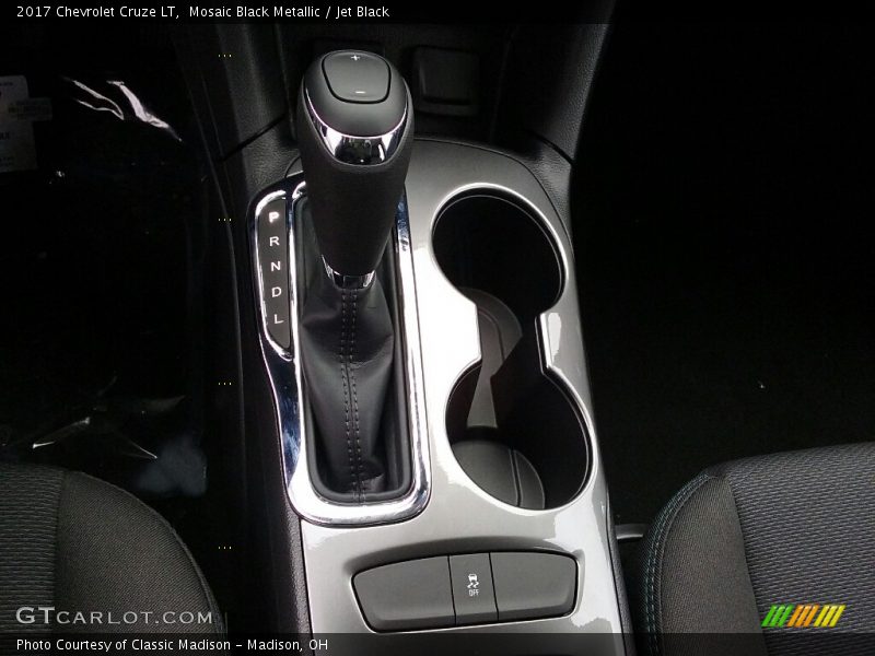 Mosaic Black Metallic / Jet Black 2017 Chevrolet Cruze LT