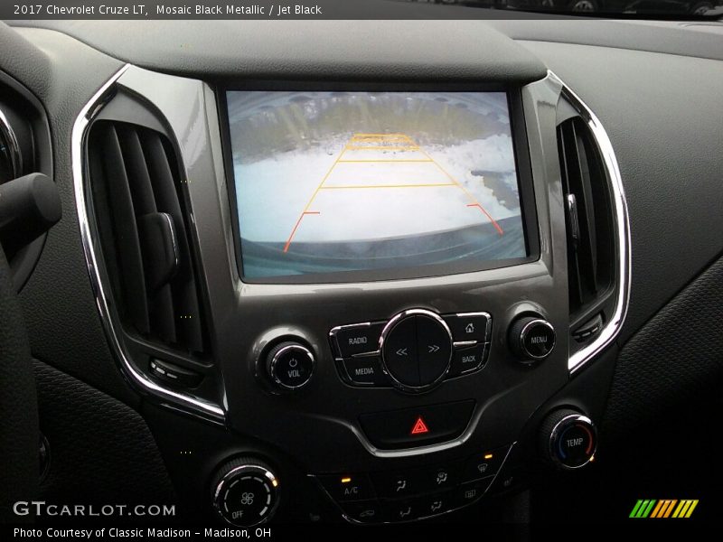 Mosaic Black Metallic / Jet Black 2017 Chevrolet Cruze LT