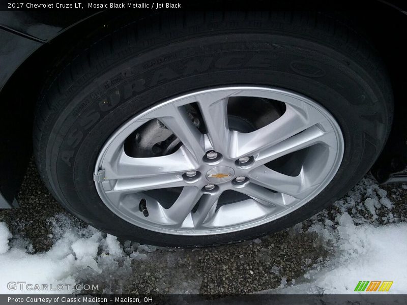 Mosaic Black Metallic / Jet Black 2017 Chevrolet Cruze LT