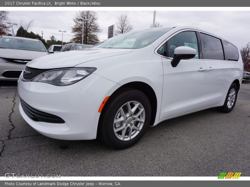 Bright White / Black/Alloy 2017 Chrysler Pacifica LX