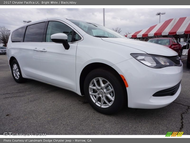 Bright White / Black/Alloy 2017 Chrysler Pacifica LX