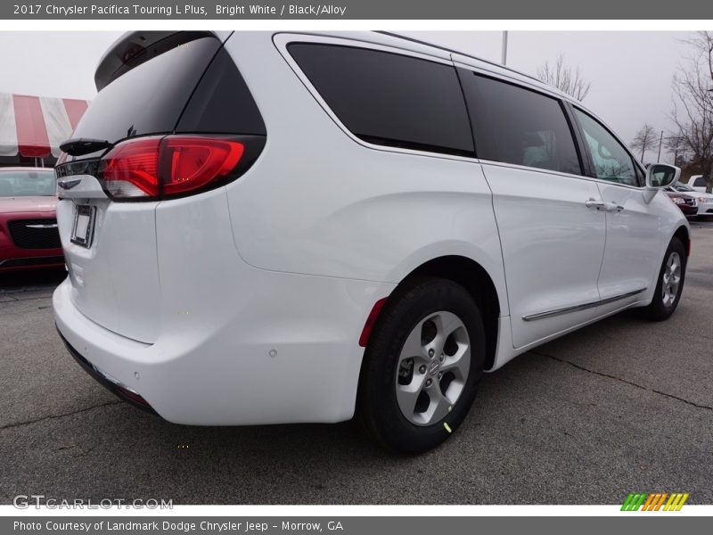 Bright White / Black/Alloy 2017 Chrysler Pacifica Touring L Plus