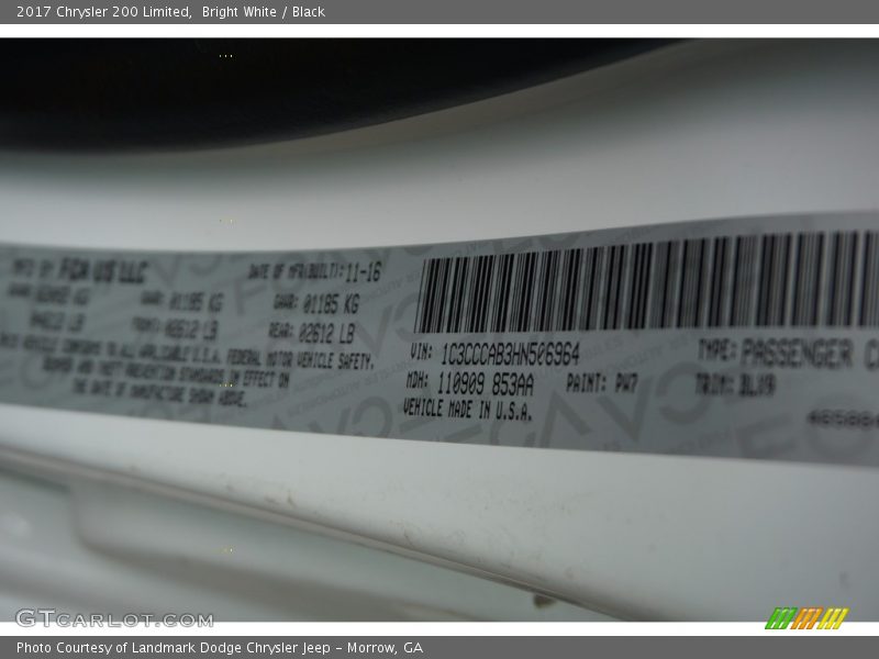 Bright White / Black 2017 Chrysler 200 Limited