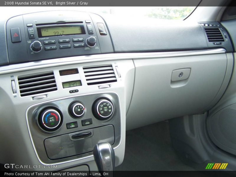 Bright Silver / Gray 2008 Hyundai Sonata SE V6