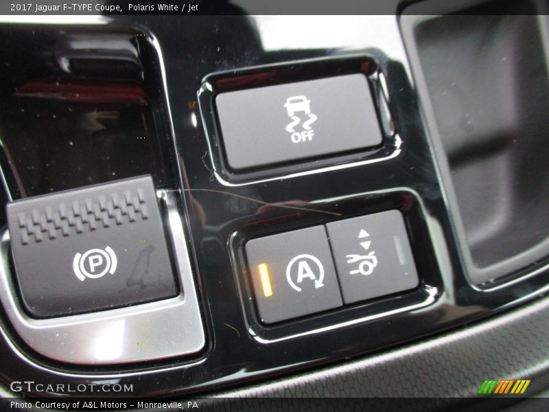 Polaris White / Jet 2017 Jaguar F-TYPE Coupe