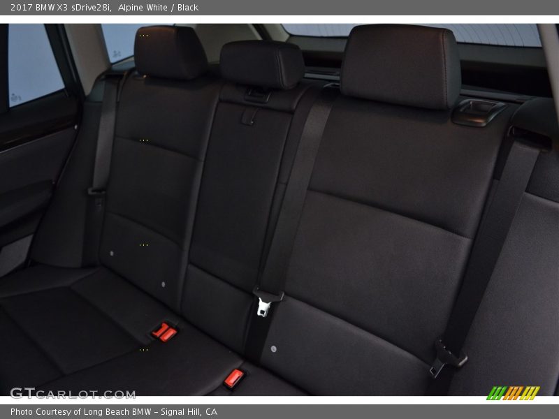 Alpine White / Black 2017 BMW X3 sDrive28i