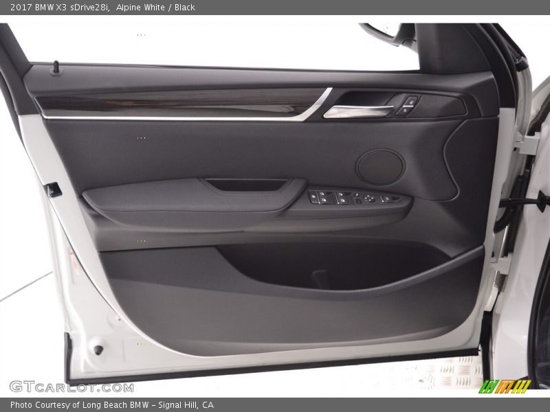 Alpine White / Black 2017 BMW X3 sDrive28i