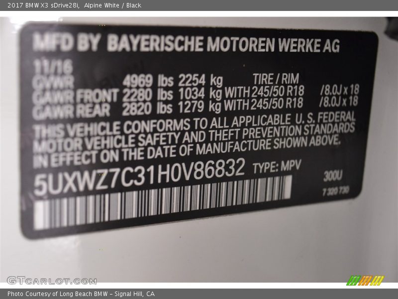 Alpine White / Black 2017 BMW X3 sDrive28i