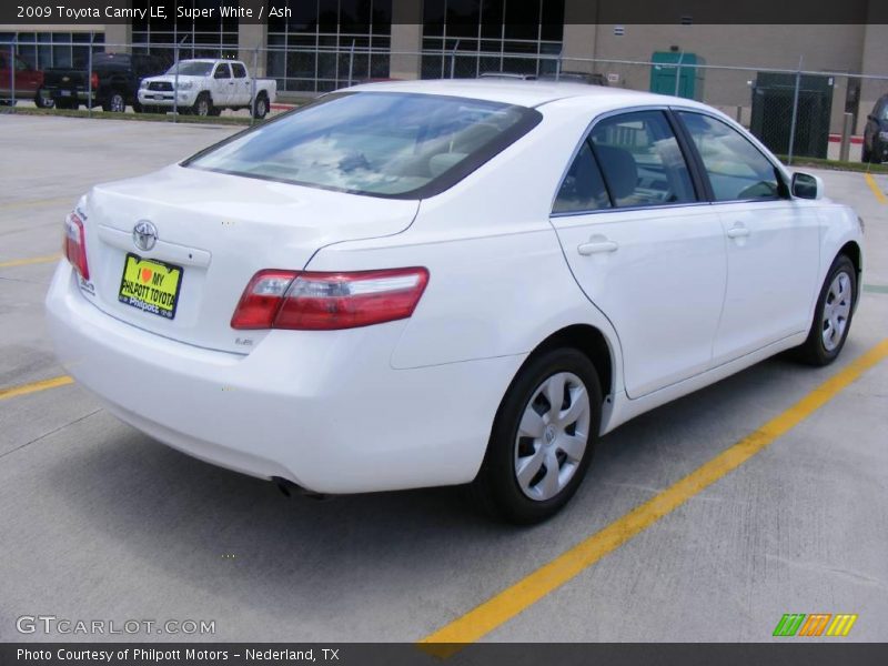 Super White / Ash 2009 Toyota Camry LE