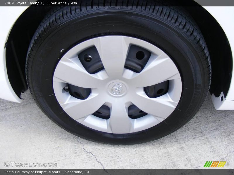 Super White / Ash 2009 Toyota Camry LE