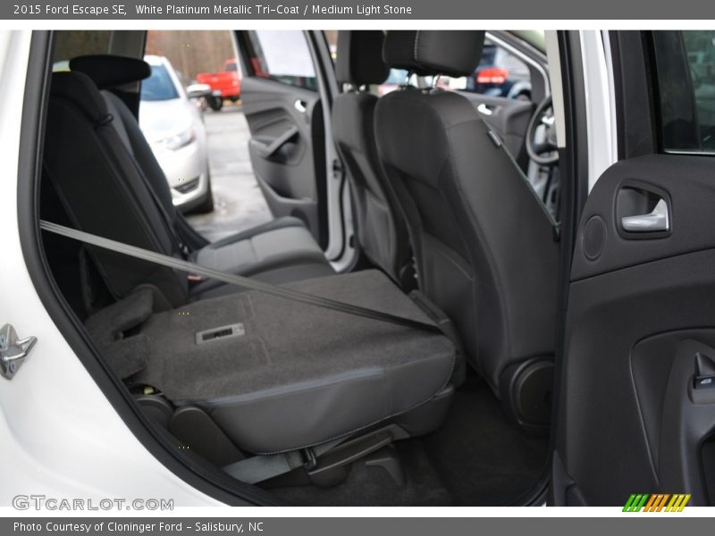 White Platinum Metallic Tri-Coat / Medium Light Stone 2015 Ford Escape SE
