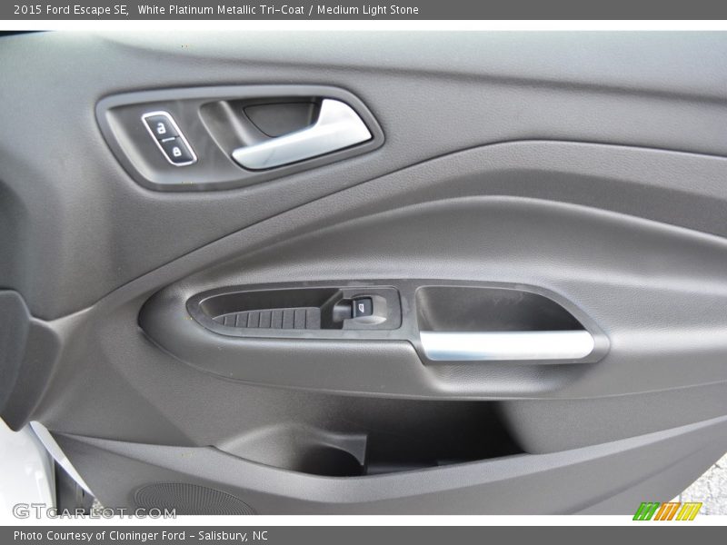 White Platinum Metallic Tri-Coat / Medium Light Stone 2015 Ford Escape SE