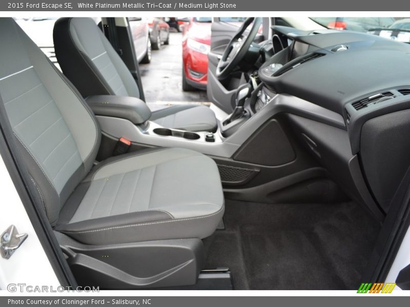 White Platinum Metallic Tri-Coat / Medium Light Stone 2015 Ford Escape SE
