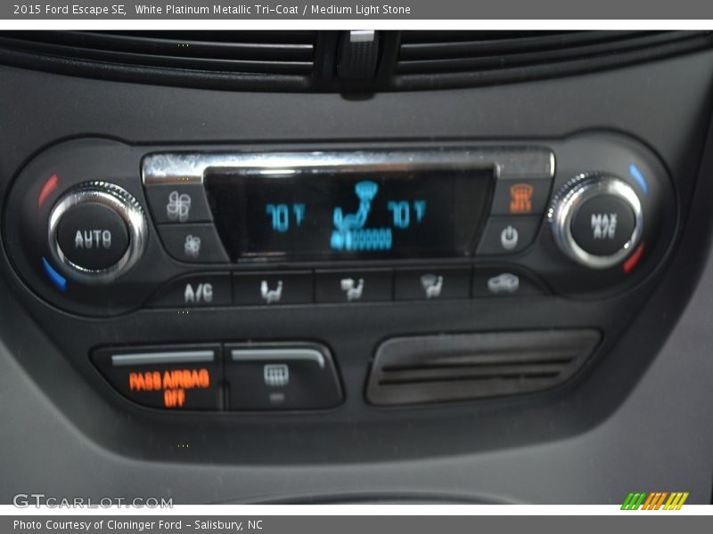 White Platinum Metallic Tri-Coat / Medium Light Stone 2015 Ford Escape SE