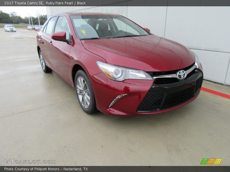 Ruby Flare Pearl / Black 2017 Toyota Camry SE