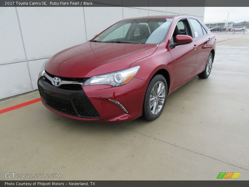 Ruby Flare Pearl / Black 2017 Toyota Camry SE