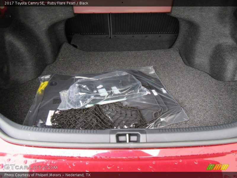 Ruby Flare Pearl / Black 2017 Toyota Camry SE