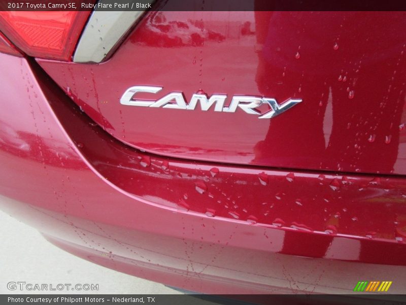 Ruby Flare Pearl / Black 2017 Toyota Camry SE