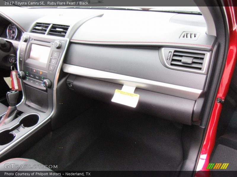 Ruby Flare Pearl / Black 2017 Toyota Camry SE