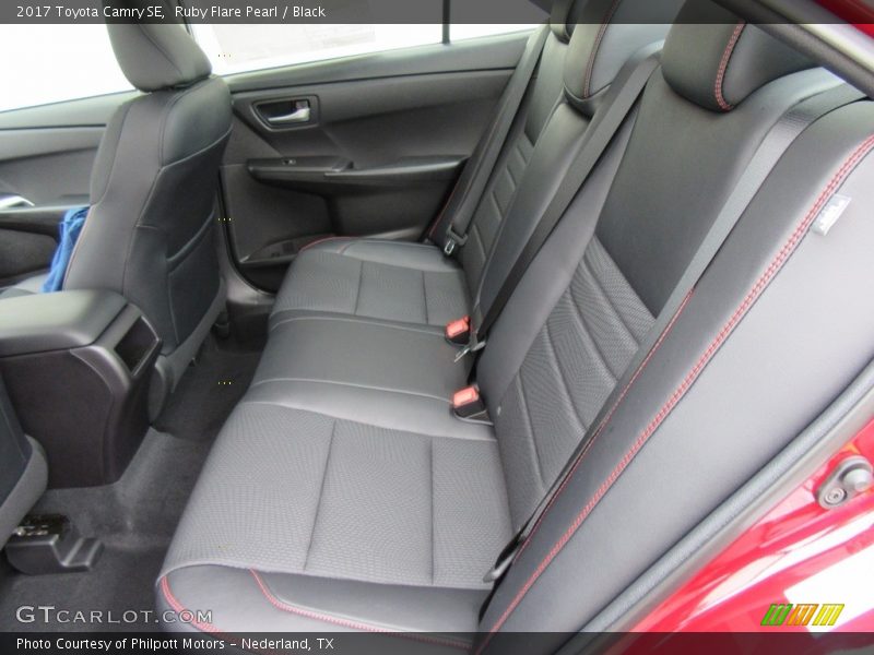 Ruby Flare Pearl / Black 2017 Toyota Camry SE
