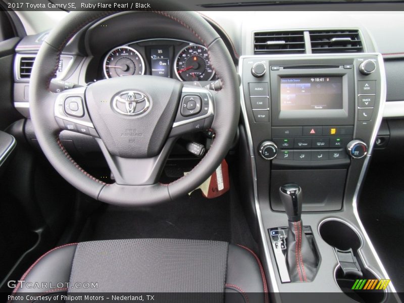 Ruby Flare Pearl / Black 2017 Toyota Camry SE