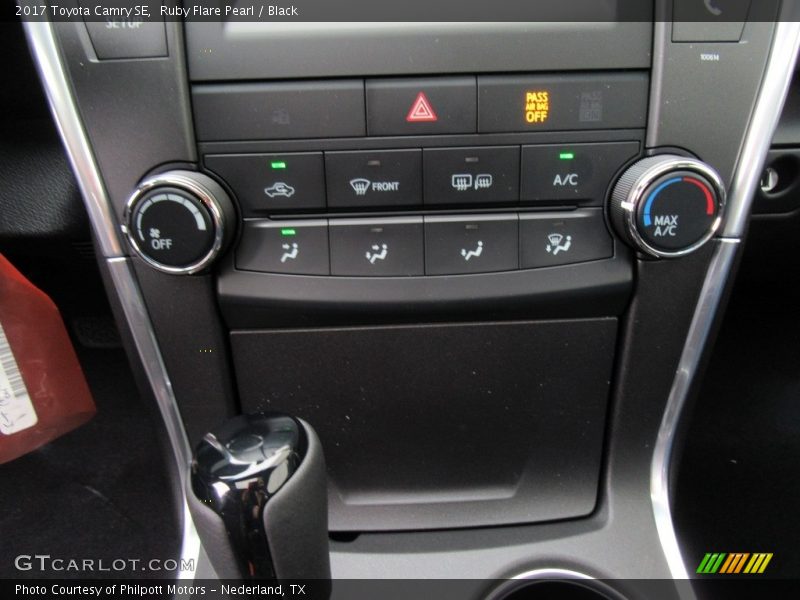 Ruby Flare Pearl / Black 2017 Toyota Camry SE