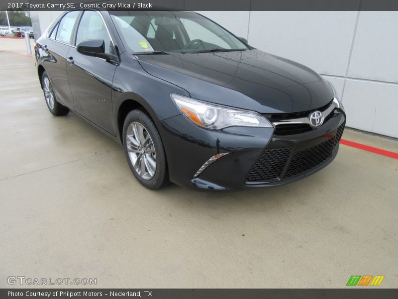 Cosmic Gray Mica / Black 2017 Toyota Camry SE