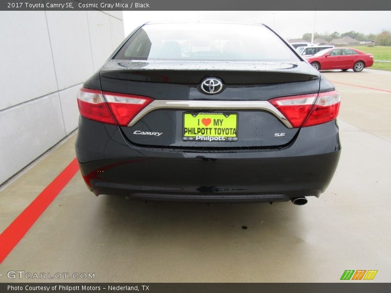 Cosmic Gray Mica / Black 2017 Toyota Camry SE