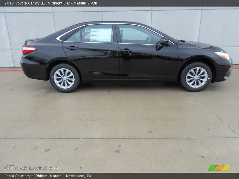 Midnight Black Metallic / Ash 2017 Toyota Camry LE