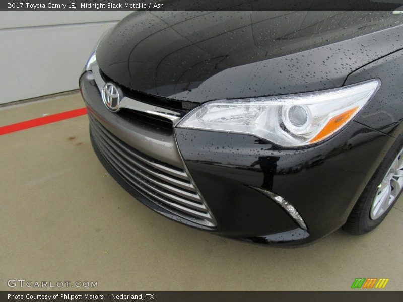 Midnight Black Metallic / Ash 2017 Toyota Camry LE