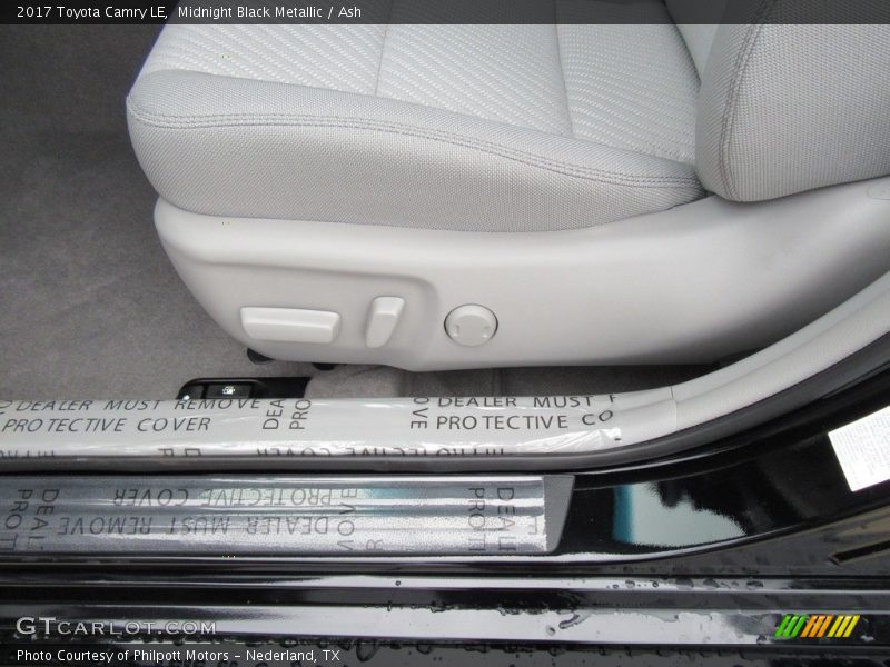Midnight Black Metallic / Ash 2017 Toyota Camry LE